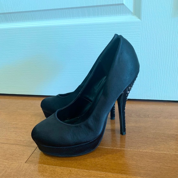 Call it Spring Platform Heels - Picture 2 of 4